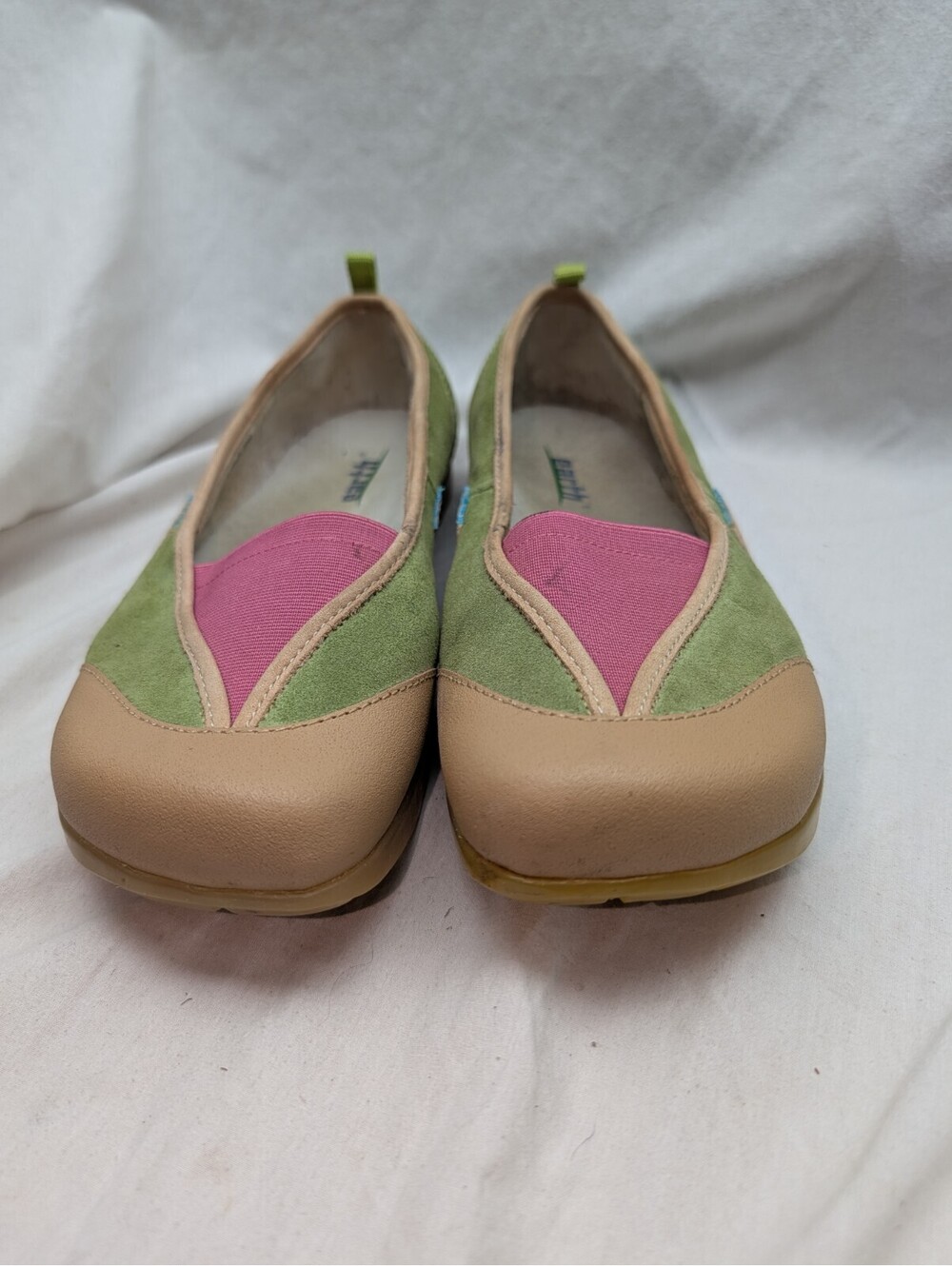 EARTH Intrigue Key Lime Mary Jane Green Pink Suede Size 9B